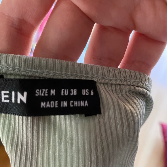 green crop top - Picture 2 of 2